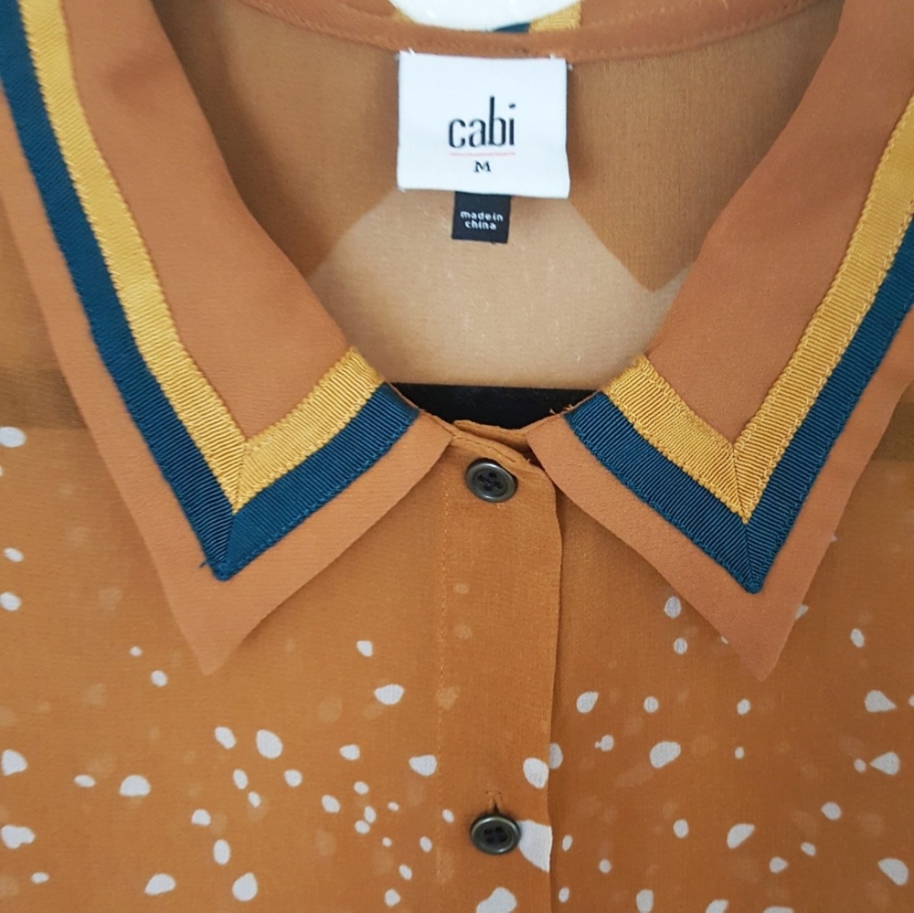 *SOLD* Cabi Cheers Sleeveless Button Down Blouse - Picture 2 of 8